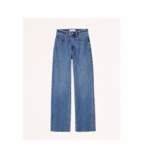 Abercrombie & Fitch
The '90s Relaxed Jean High Rise
25 short